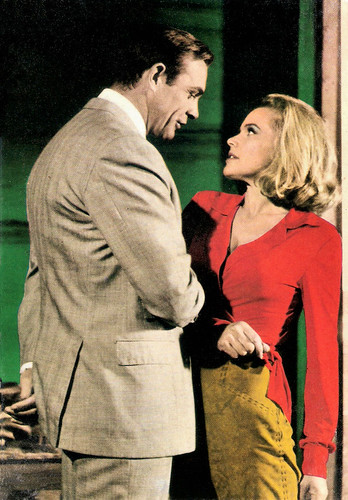 Honor Blackman and Sean Connery in Goldfinger (1964)