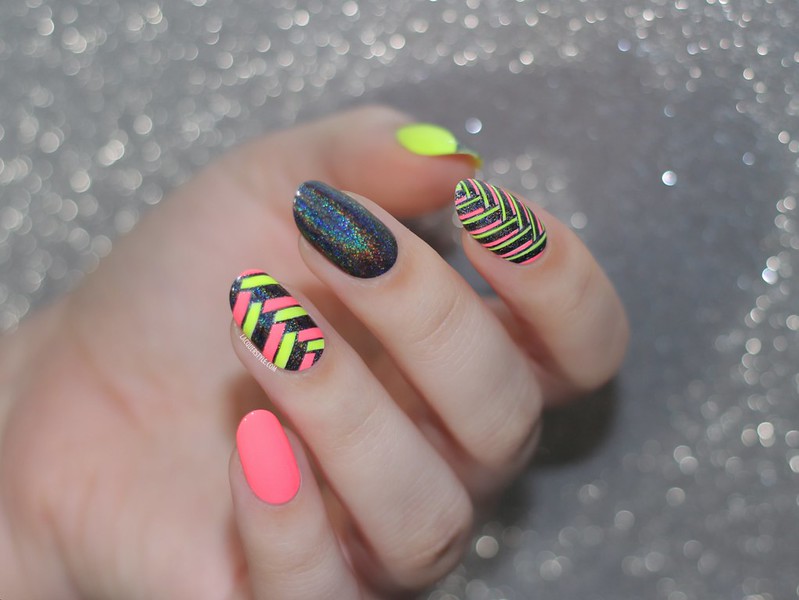 lacquerstyle kgrdnr neon fishtail nail art orly glowstick china glaze flip flop fantasy color club beyond hand painted