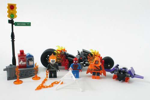 LEGO MARVEL SUPER HEROES STREET CORNER SCENE FROM SET 76058 