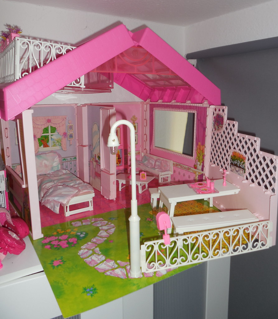 barbie house fold and go