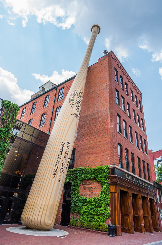 Louisville Slugger | Giant baseball bat outside the Louisvil… | Flickr