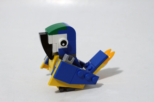 LEGO June 2015 Monthly Mini Build Parrot (40131)