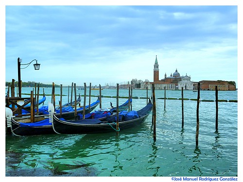 Góndolas en el Gran Canal de Venecia