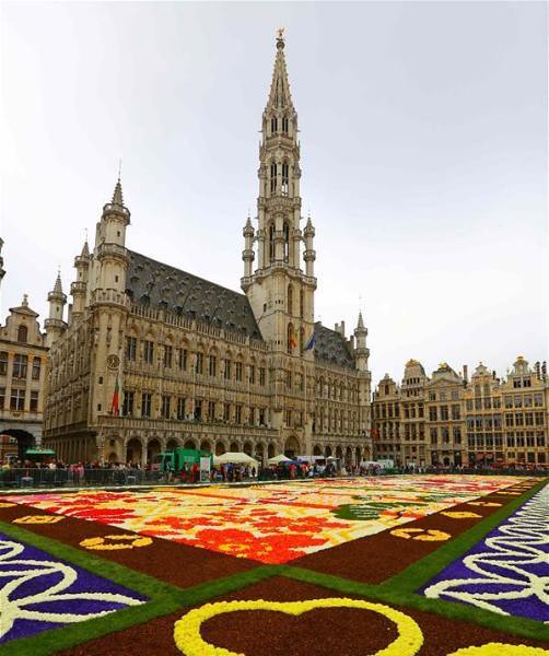 Grande place reproduce the flower carpet