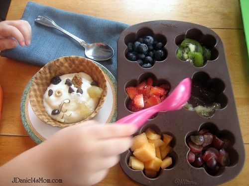 Breakfast Sundaae with Yogurt and Toppings (Photo from JDaniel4's Mom