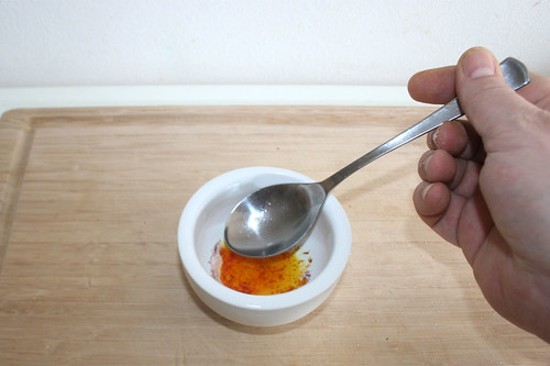 35 - Safran in warmen Wasser auflösen / Dissolve saffron in lukewarm water